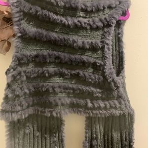 Knit and Fur vest. Grey neutral with pockets.